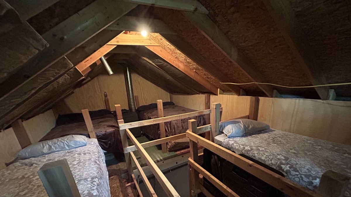 St. Helen Cottage | Cozy Lakefront Cottage with direct water access to Lake St. Helen