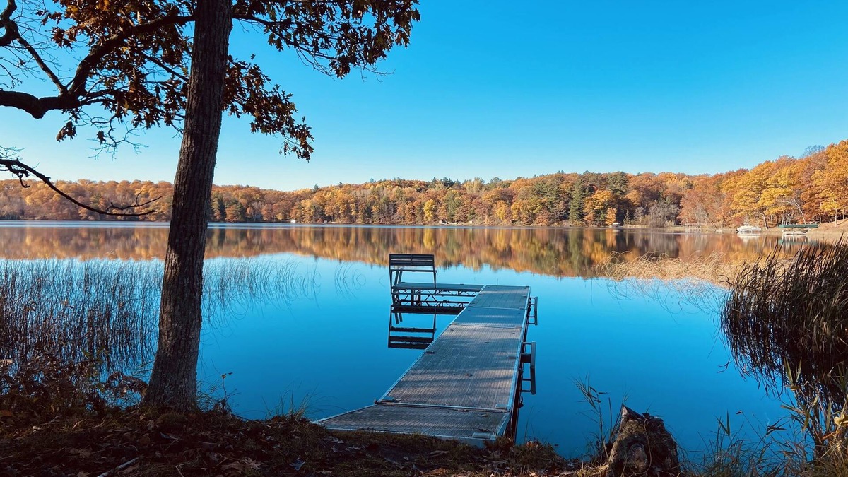 Spooner Cabin | Cozy Lakefront Chalet: Where Memories Are Made