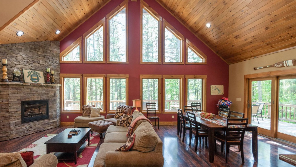 North Glade Hills House | Cozy Lakefront Charm w/Dock & Hot Tub