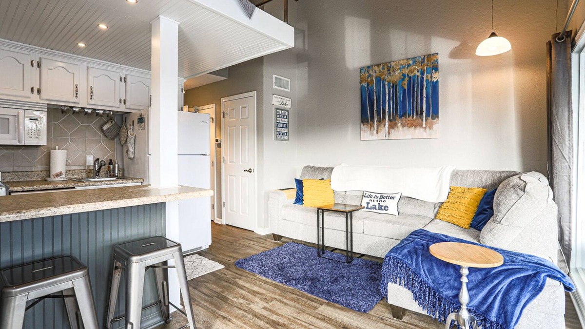 Osage Beach Condo | Cozy Lakefront Condo - 2 Queen Beds, 1 Bath w/Main Channel View MM20 Osage