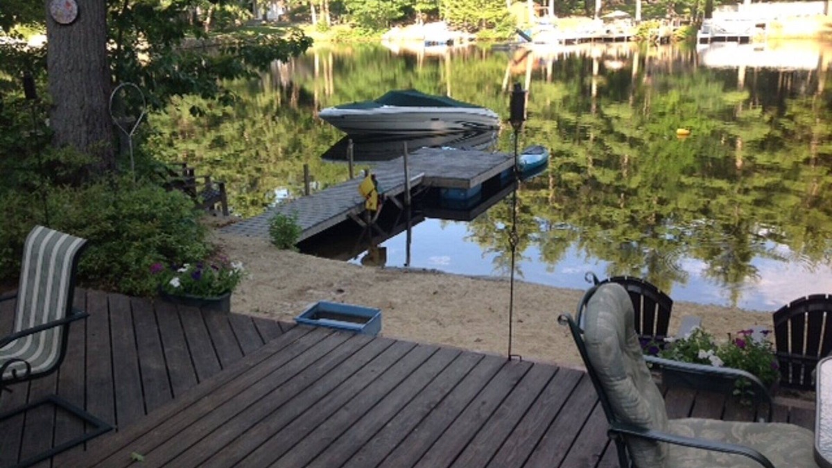 Winchendon House | Cozy Lakefront Escape with Private Beach & Stunning Views