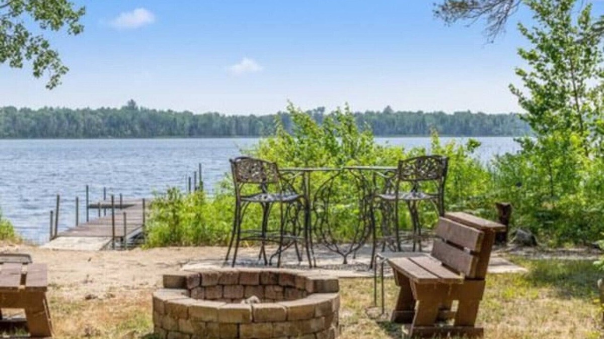 Ossipee Cabin | Cozy Lakefront Family Getaway: Beach & Game Room