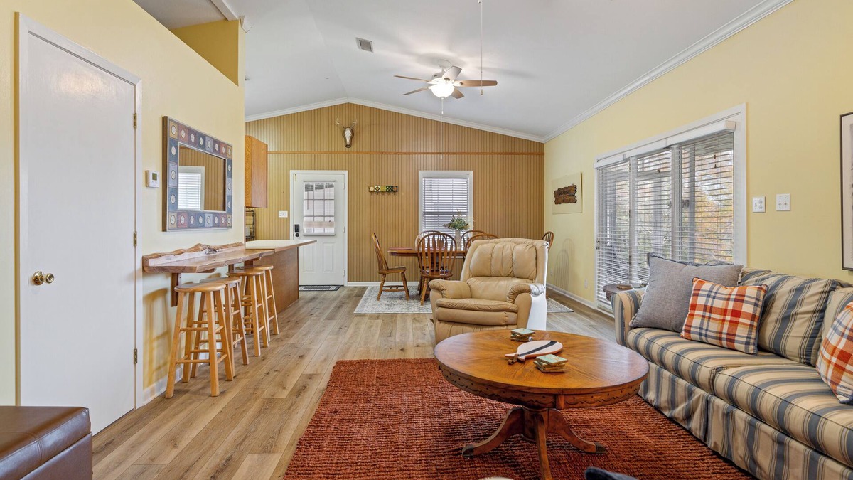 Acme House | Cozy Lakefront on Black River Lake - 2 Boat Slips - Sleeps 6
