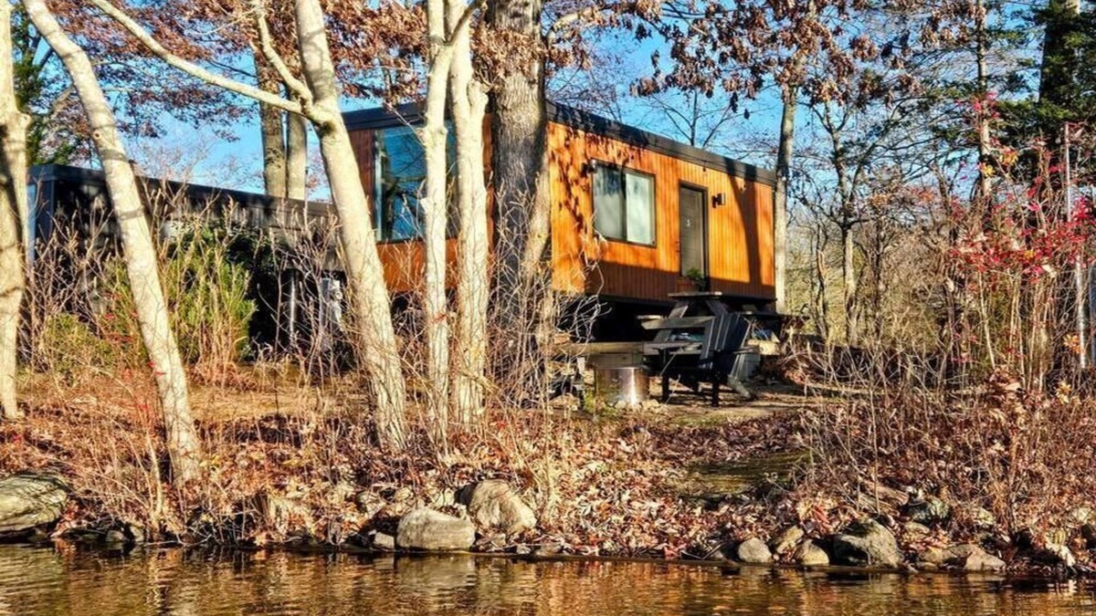 East Lyme House | Cozy Lakefront Tiny House