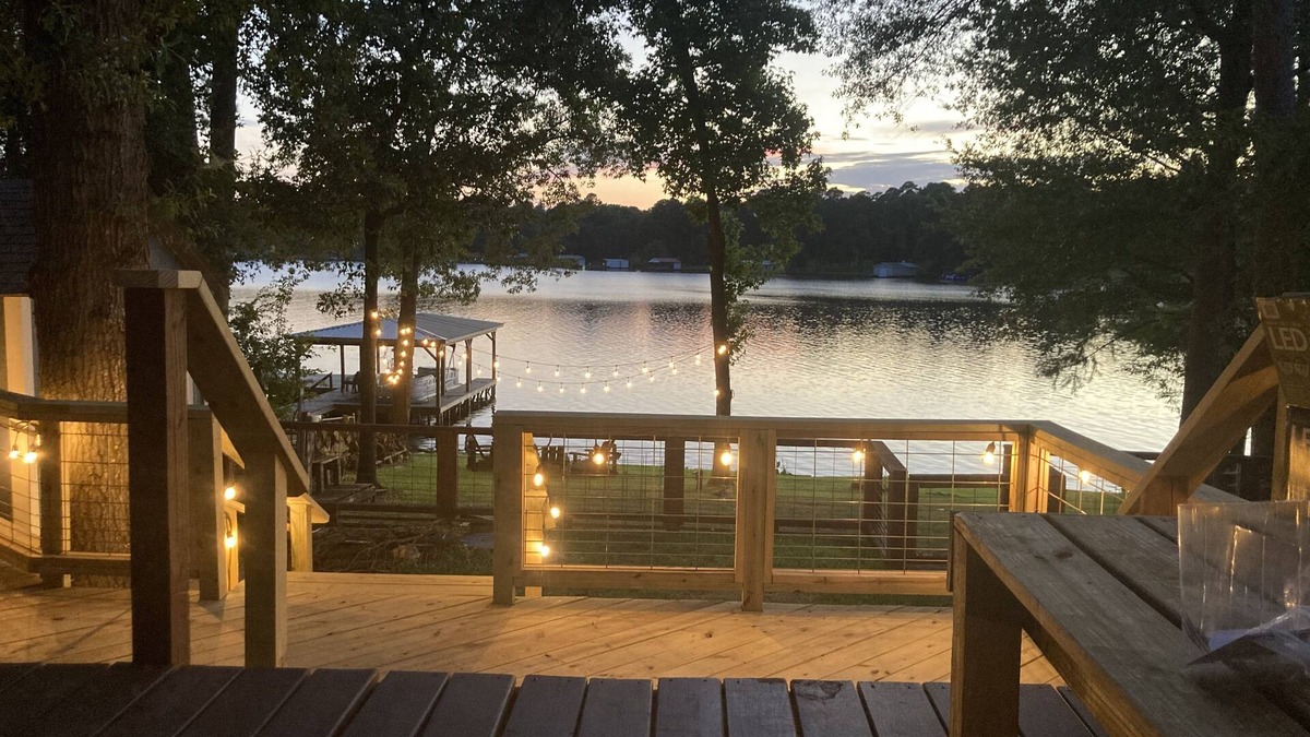 Mineola Cabin | Cozy Lakehouse