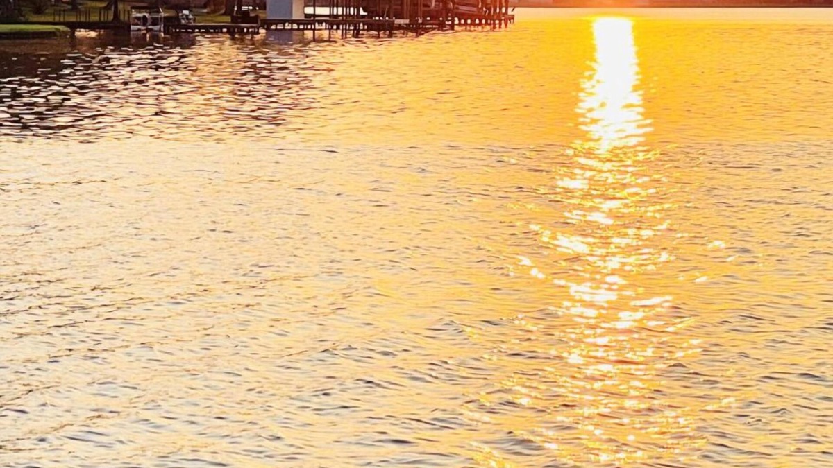 Murchison House | Cozy Lakehouse with nice view of the lake near Canton TX!