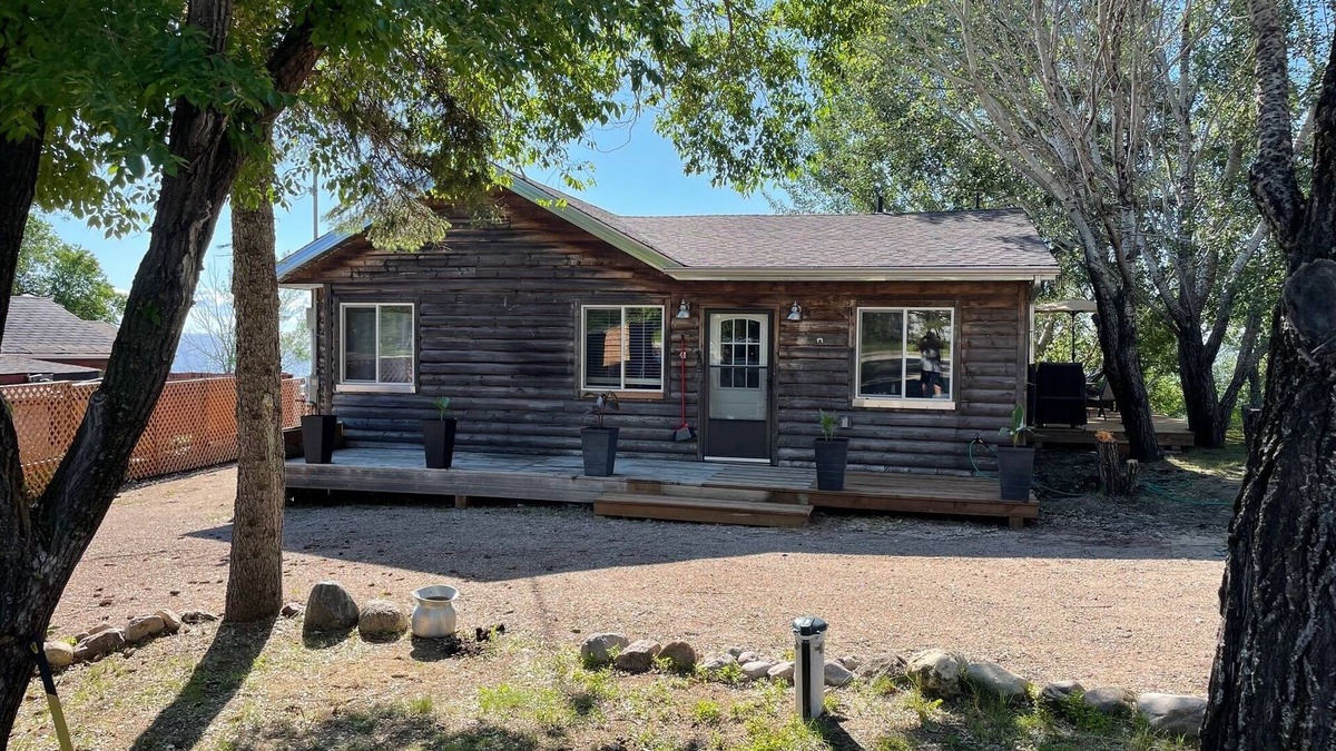 Lester Beach Cottage | Cozy Lakeside Cabin with easy access to beach and awesome sunsets!