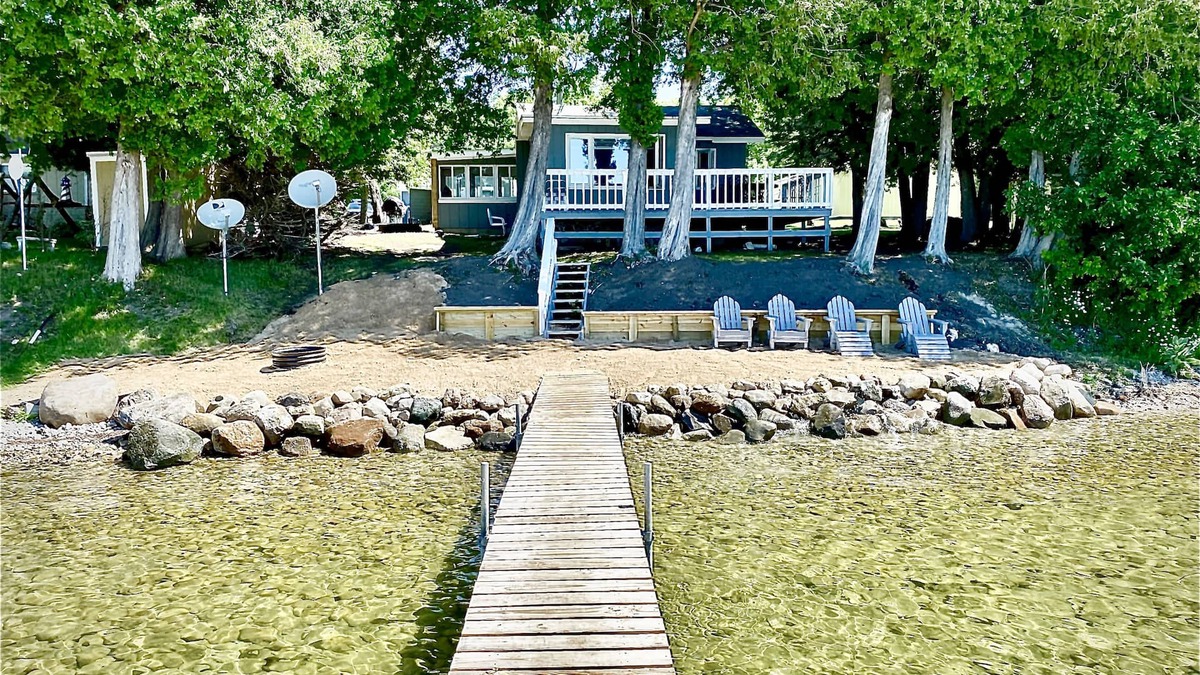 Indian River Cottage | Cozy Lakeside Cabin with Beach
