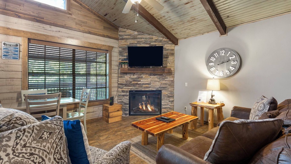 Indian Point Cabin | Cozy lakeside cabin with resort amenities and ticket deals!