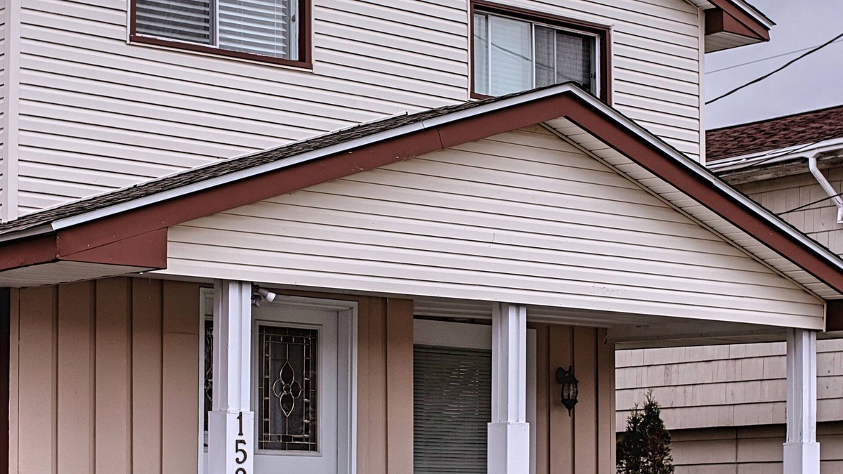 Timberlea House | Cozy Lakeside Getaway, Sleeps 8, Only 15 Minutes from Downtown Halifax