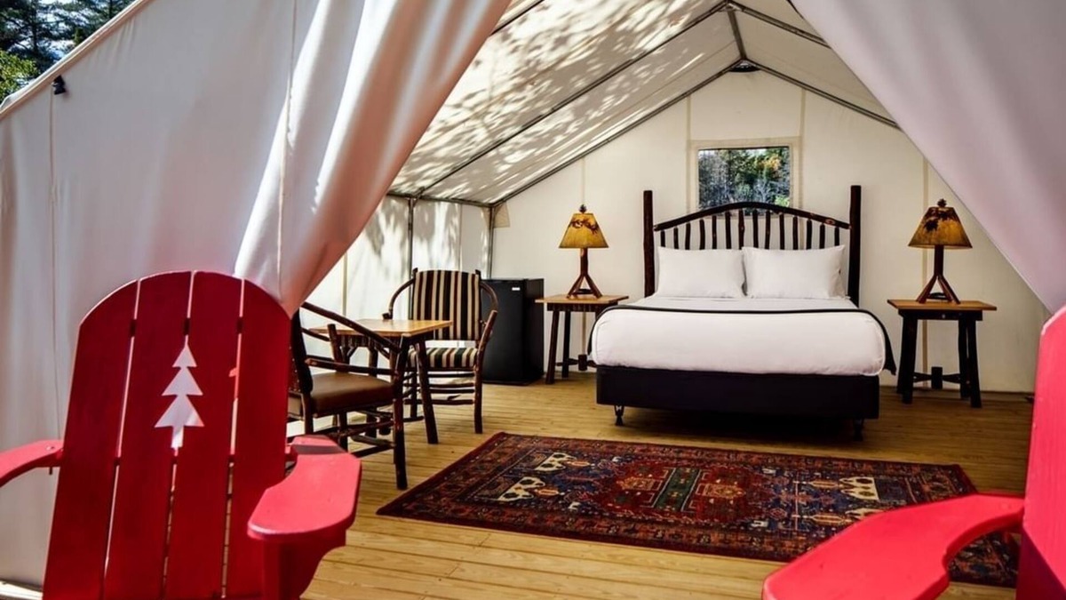 Schroon Lake Hotel | Cozy Lakeside Glamping for Couples! Explore the Adirondacks, Outdoor Pool!