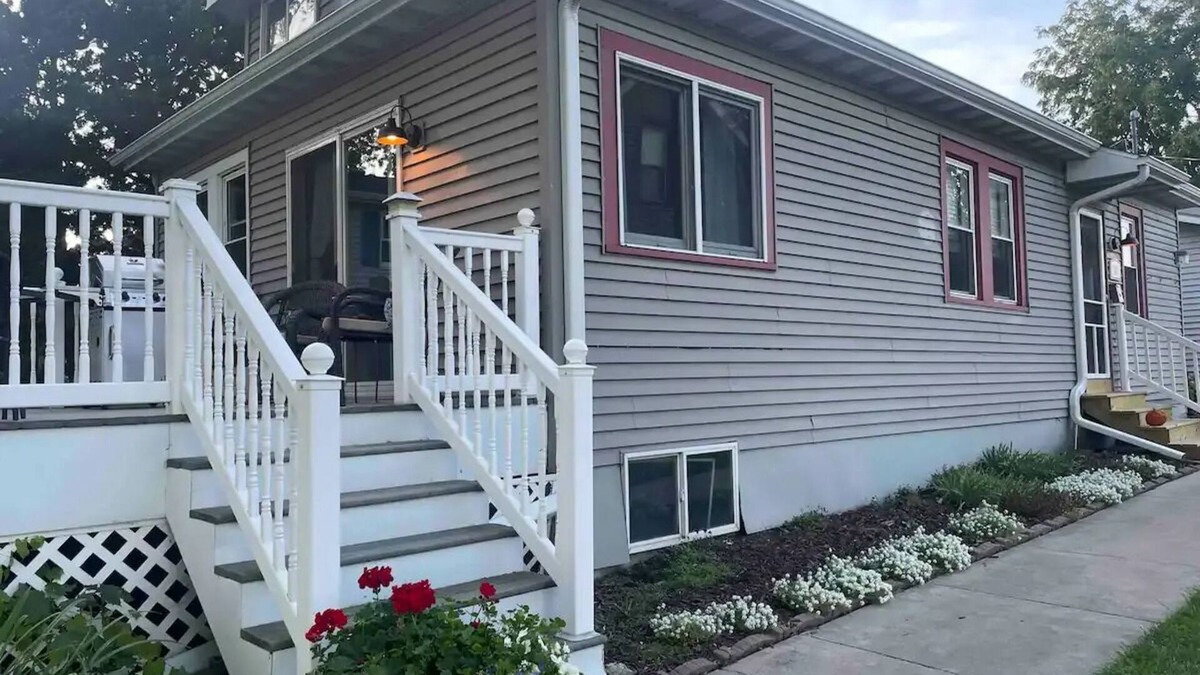 Fox Lake Cottage | Cozy lakeside retreat with private pier and lakeside fire pit on Fox Lake!
