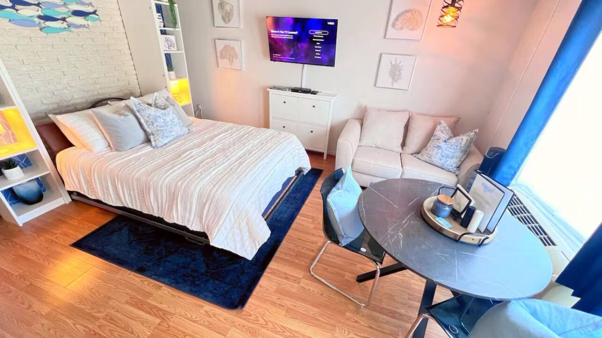 Conway Condo | Cozy Lakeside Studio Condo + Private Boat Dock
