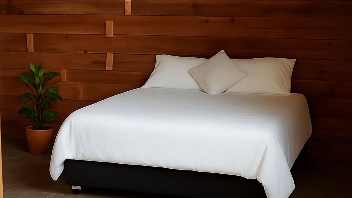 Madill Hotel | Cozy Lakeside Suite- 2BR hotel room by the lake- Texoma Shores Resort