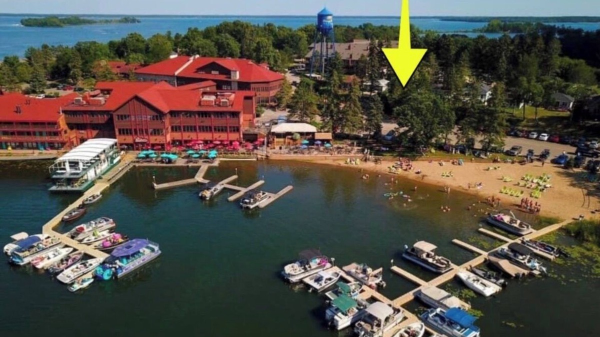 Breezy Point Cabin | Cozy Lakeview Cabin in the heart of Breezy Point Resort