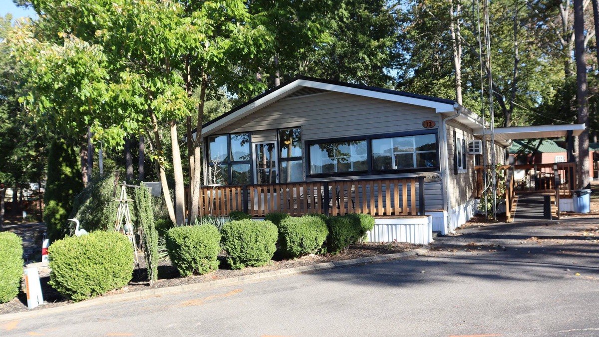 Camden House | Cozy Lakeview Cabin 12 for Large Groups Within a Marina