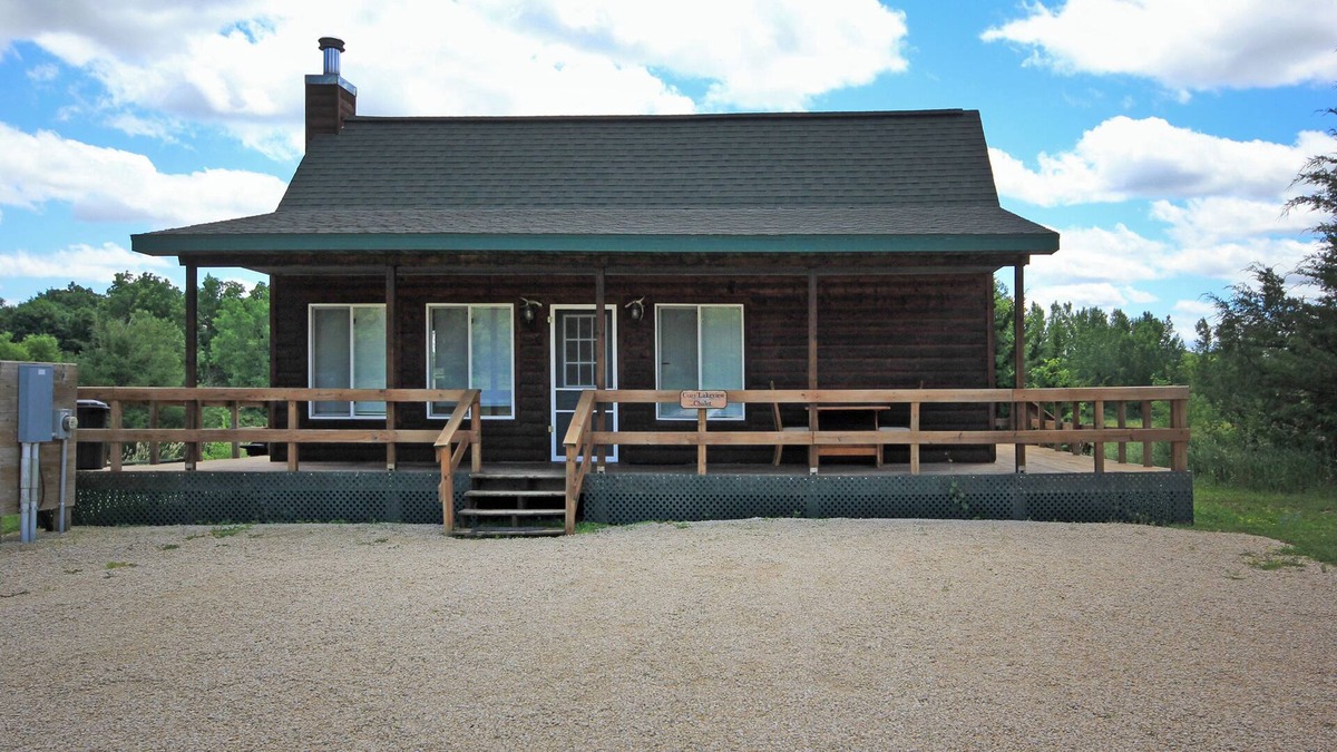 Littleport Cabin | Cozy Lakeview Chalet