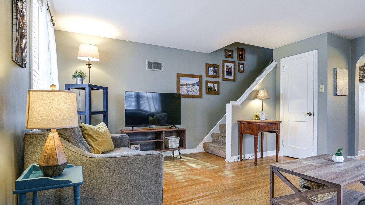 Lancaster House | Cozy Lancaster Getaway ~ 8 Mi to The Amish Village