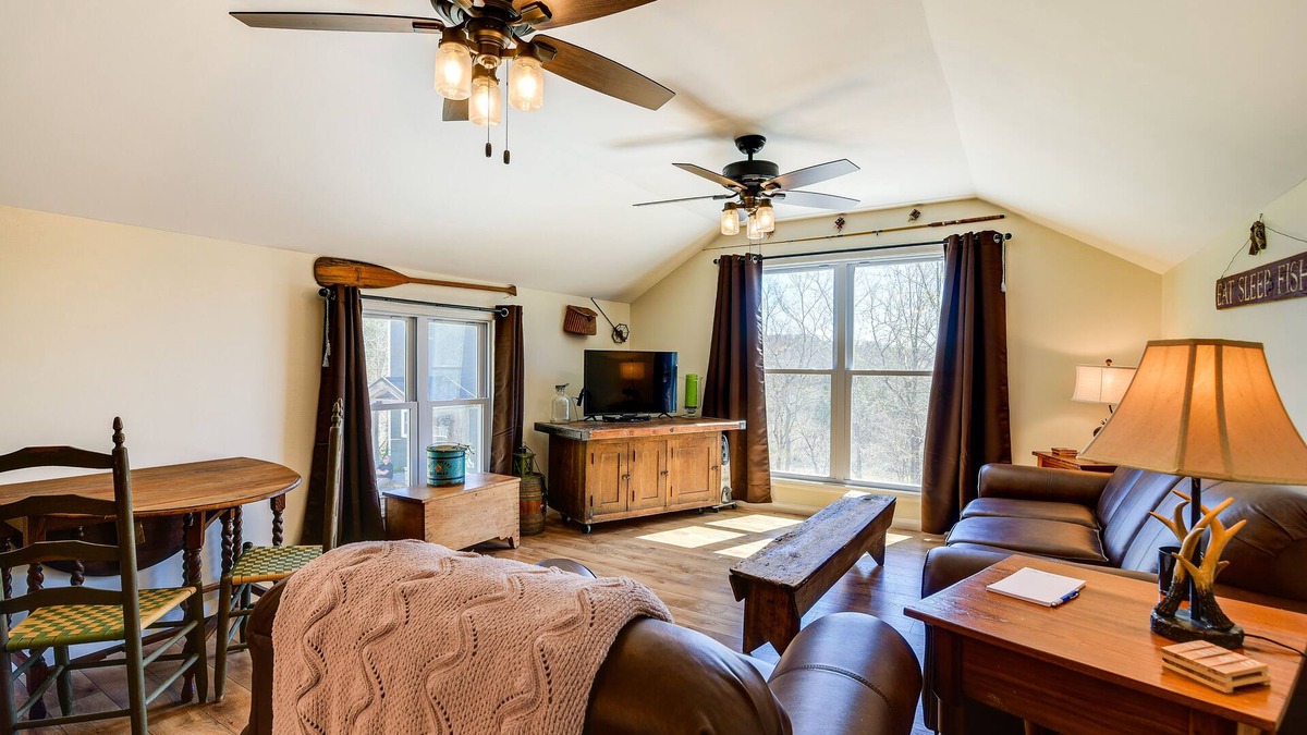 Sharon Grove Apartment | Cozy Lewisburg Getaway w/Deck + Lake Access!