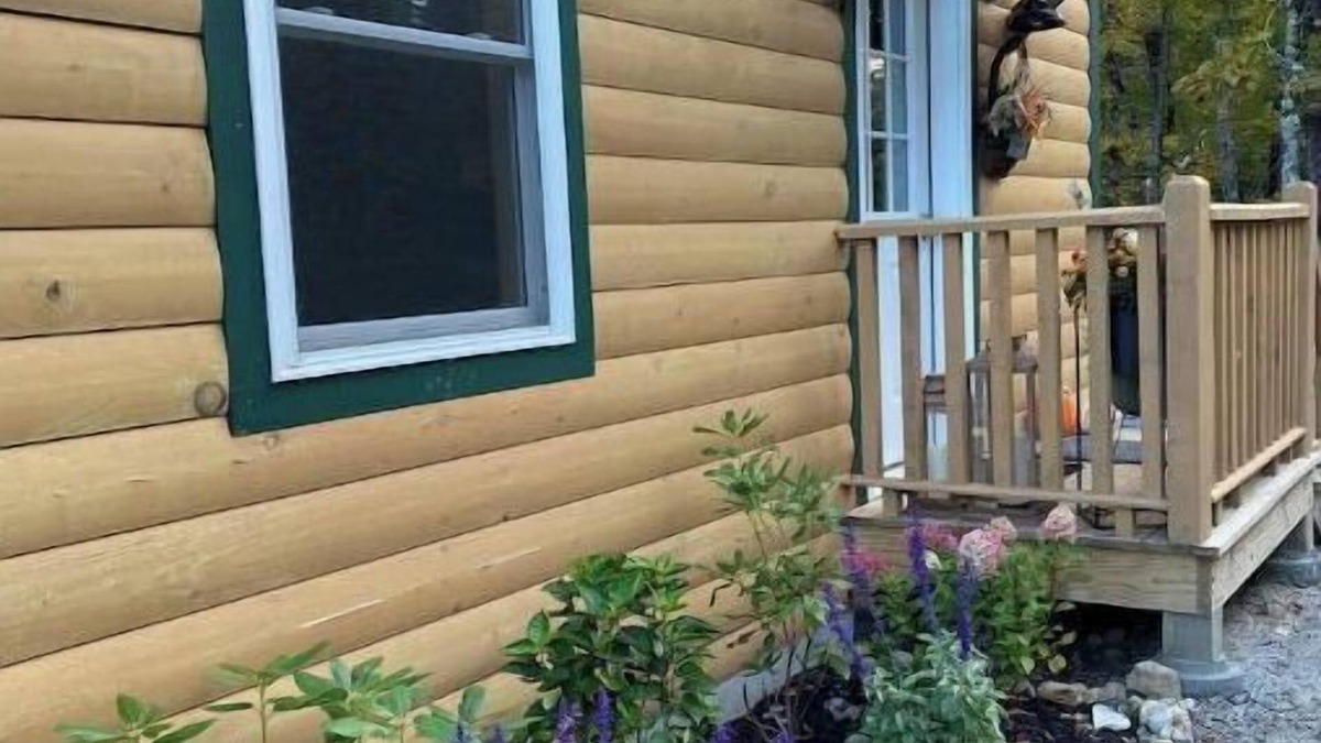 North Creek House | Cozy lil' Cabin in the Adirondacks with fireplace.
