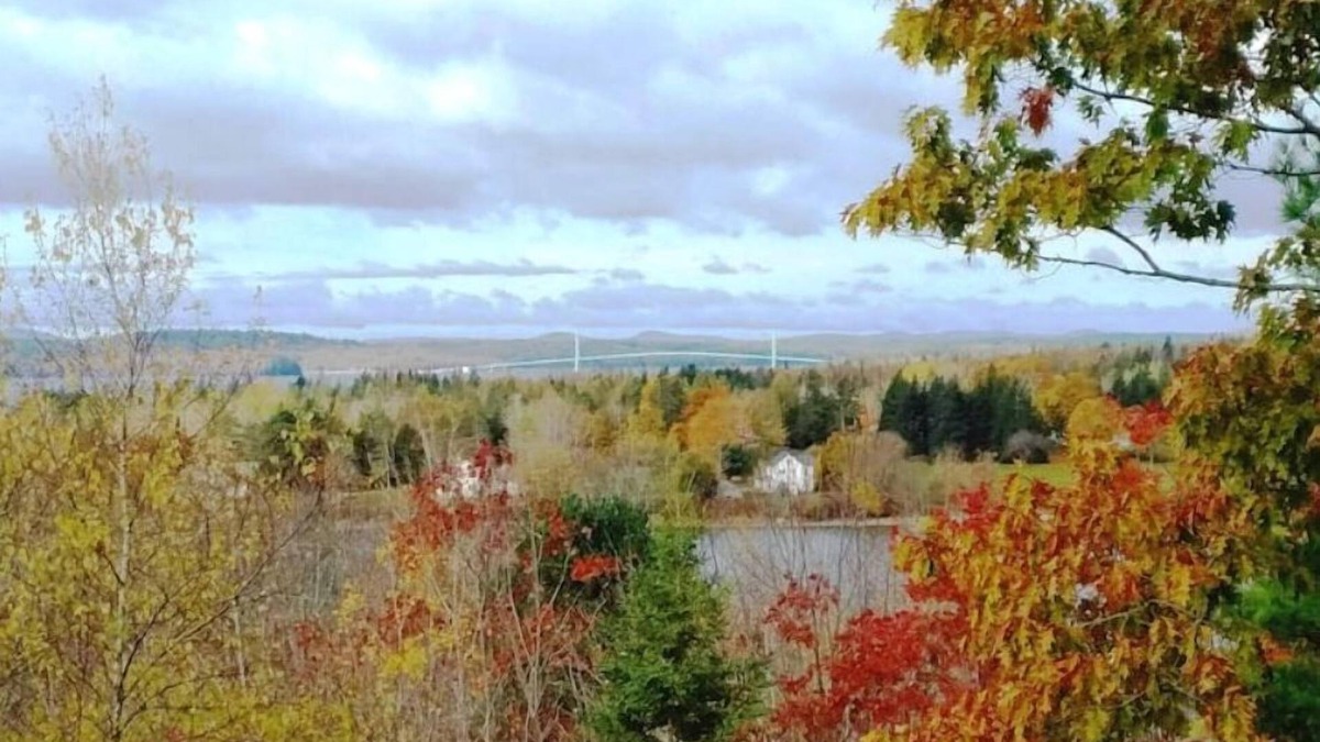 Brooklin House | Cozy Little Carriage House with Spectacular Sunsets at The Rockbound House
