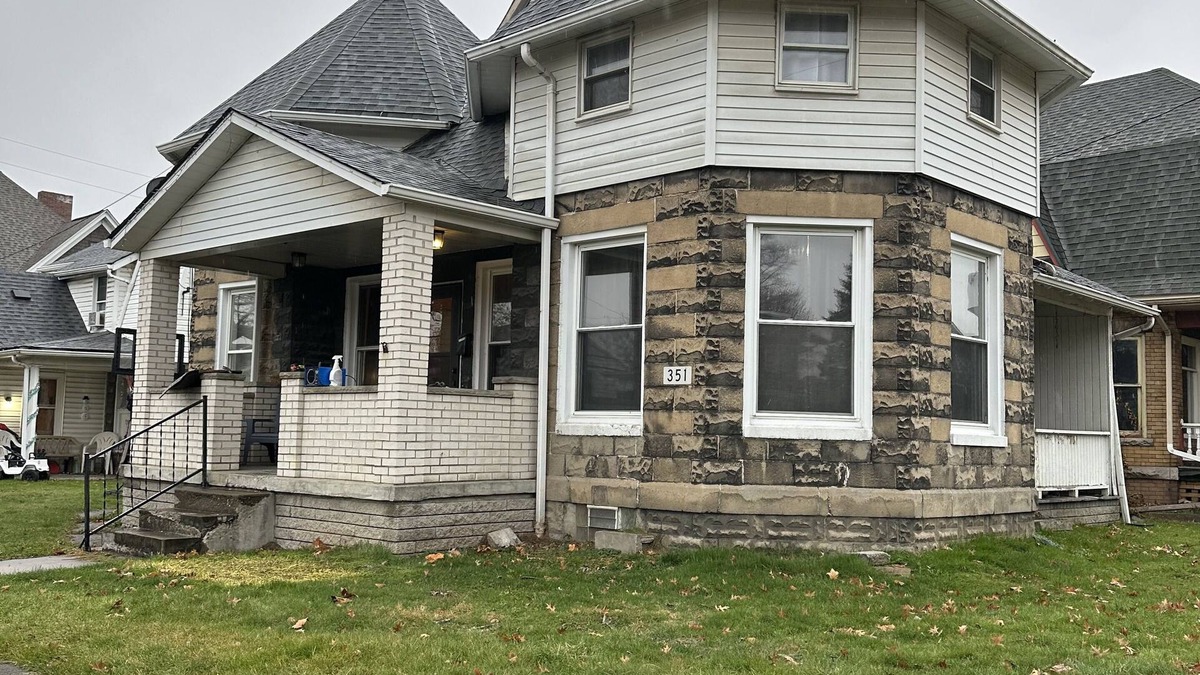 Steubenville House | Cozy little Castle. Warm & welcoming.