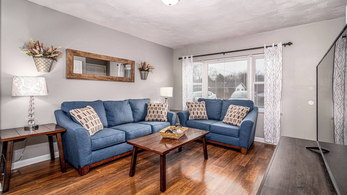 Jefferson City Apartment | Cozy Living 5 Min to Cherokee Lake & C-N Univ