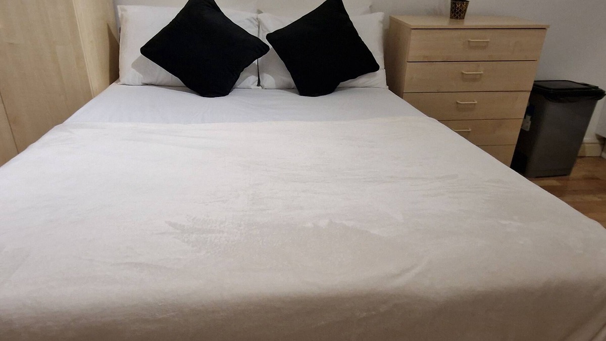 Camberwell Apartment | Cozy Living Studio at Camberwell, Zone 2
