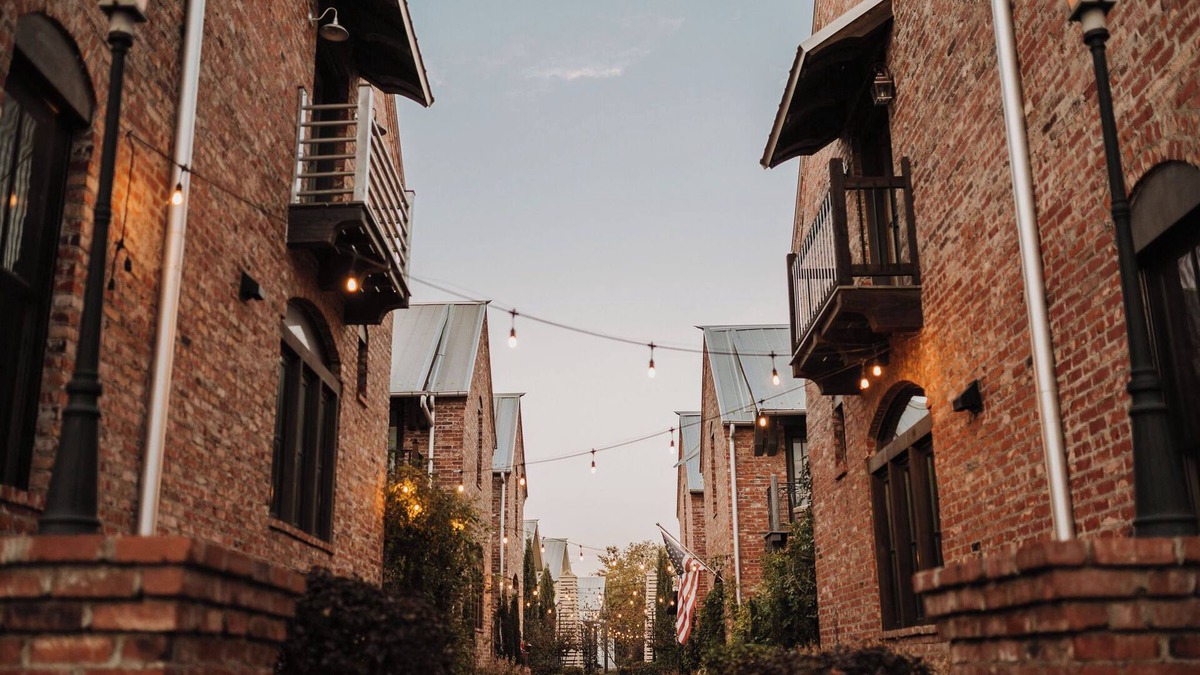 Carlton Landing House | Cozy Lodge at Carlton Landing with Free Firewood & Fragrance Free