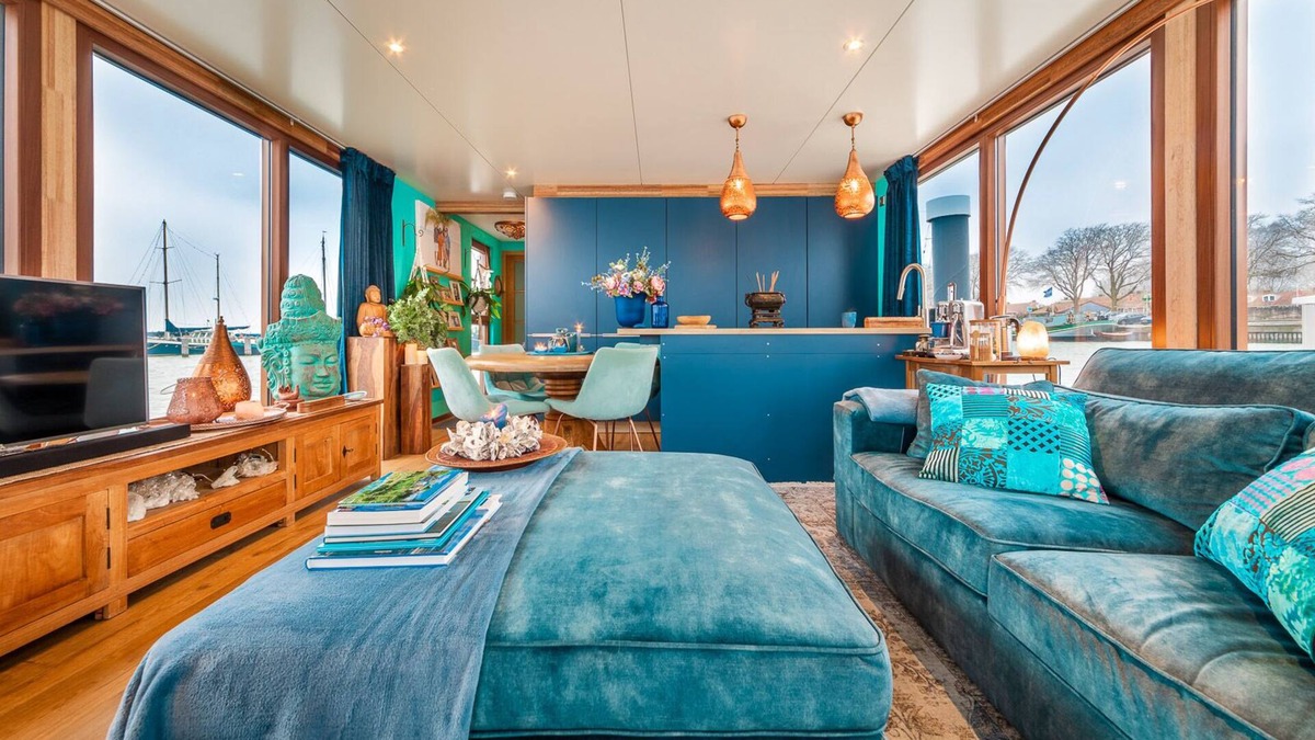 Zeewolde Cabin | Cozy Lodge Retreat Close to Amsterdam on the Vecht