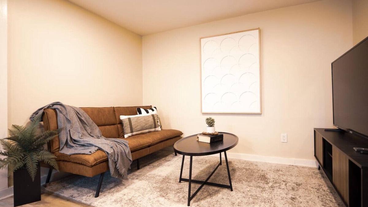 Taylor Apartment | Cozy Loft in Taylor Michigan minutes from DTW
