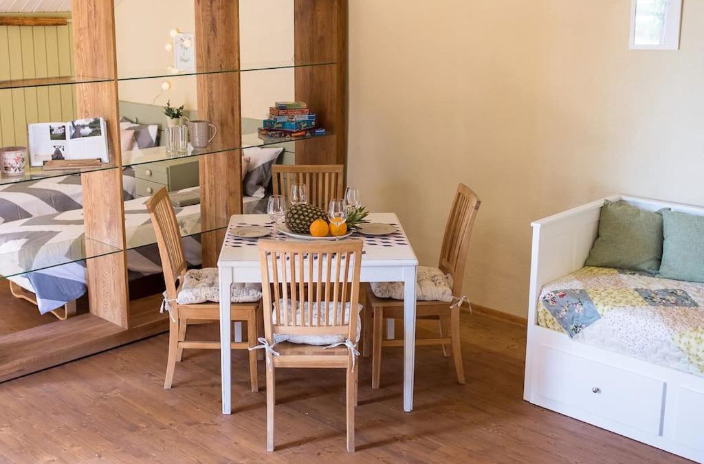 Viljandi Parish Apartment | Cozy loft with balcony directly by the lake