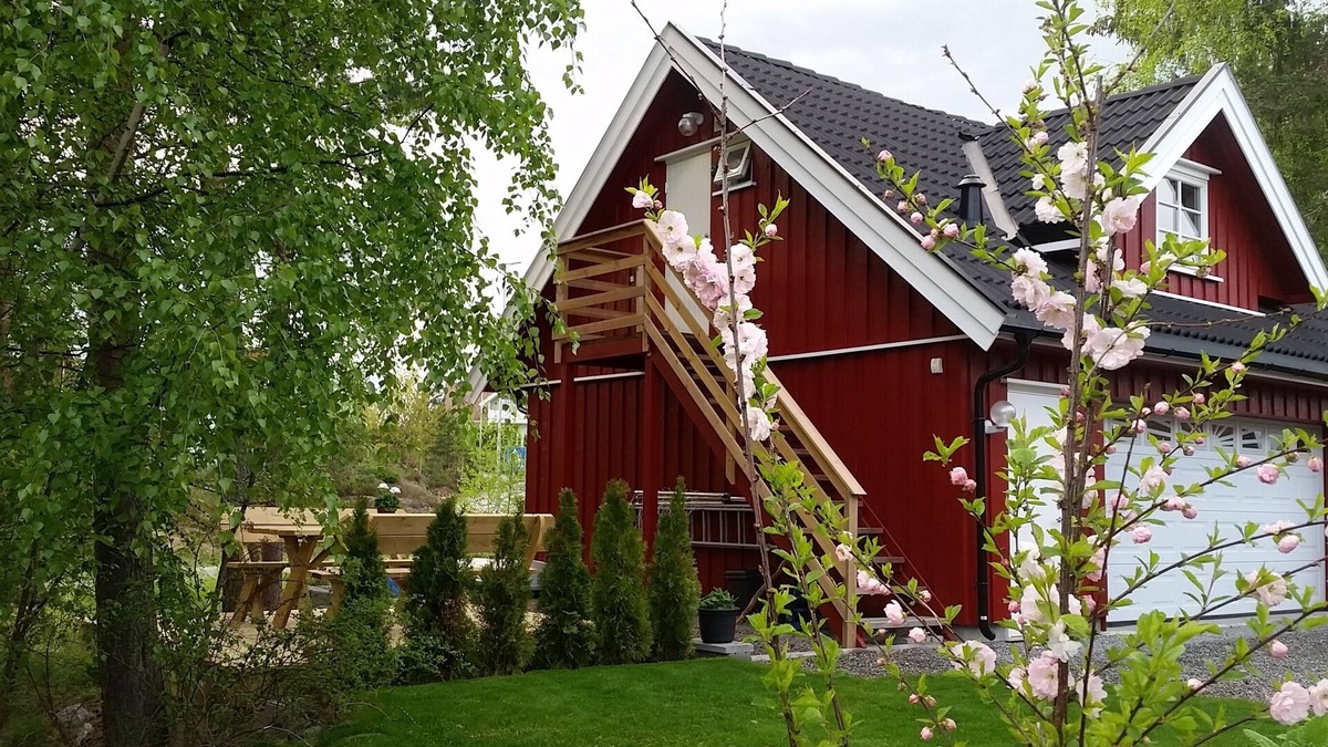 Ovre Eiker Apartment | Cozy loft with WiFi and AC in a quite residential area