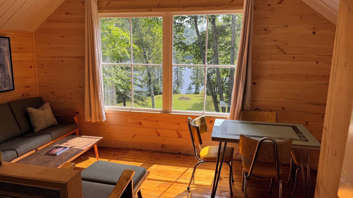 Highland Grove Cabin | Cozy Log Cabin on Baptiste Lake