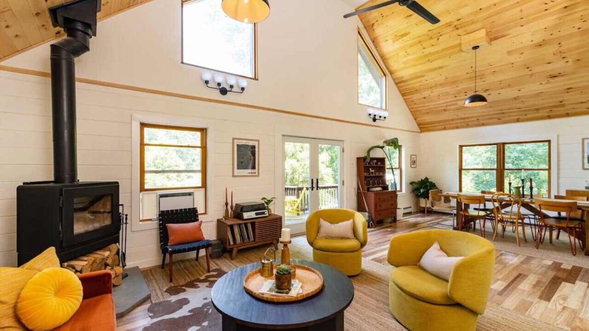 Kerhonkson Cabin | Cozy Log Cabin | Firepit Stream O&W Rail Trail
