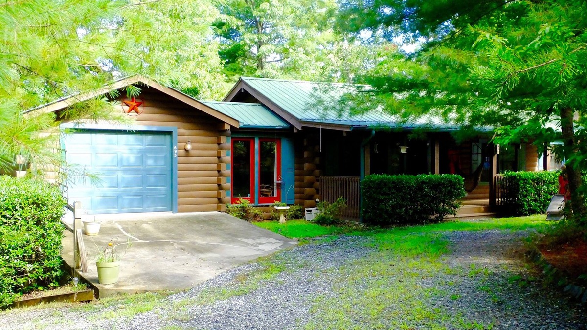 Lake Lure Cabin | Cozy Log Cabin In Riverbend, Lake Lure North Carolina