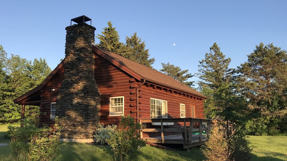Clarendon Cabin | Cozy log cabin in the heart of the Green Mountains