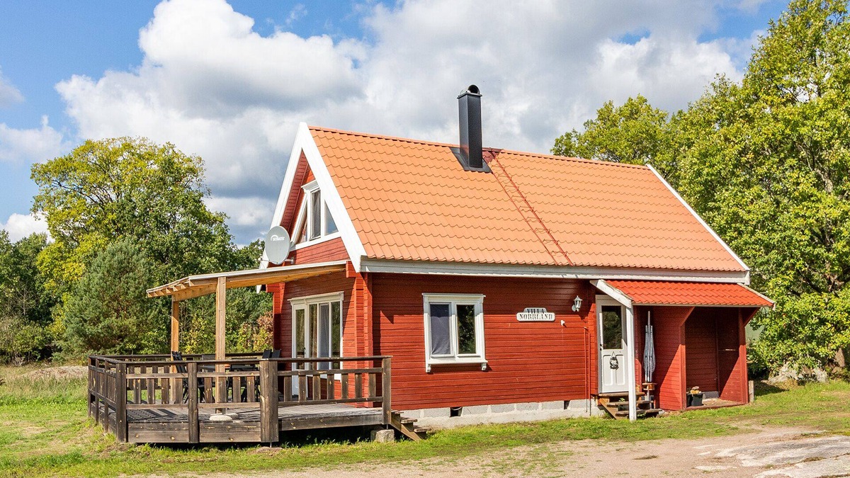 Skaftet House | Cozy log cabin near the Baltic Sea, ideal for fishing and relaxing