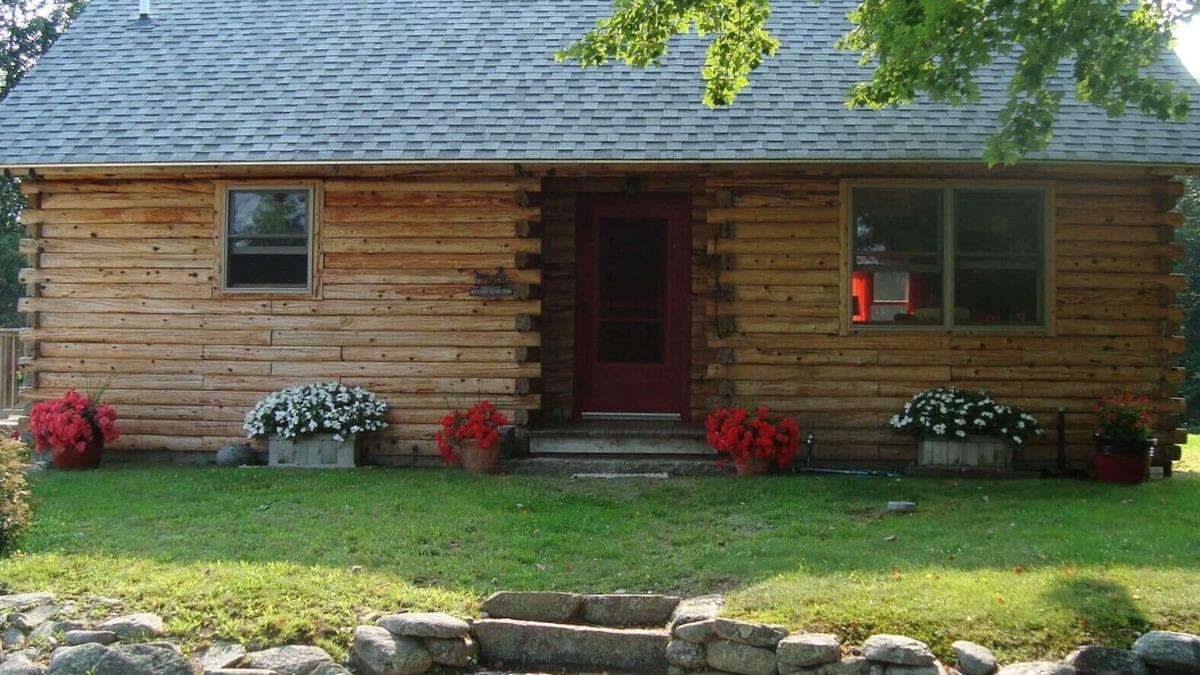 Mount Desert Cabin | Cozy log cabin on Beech Hill.