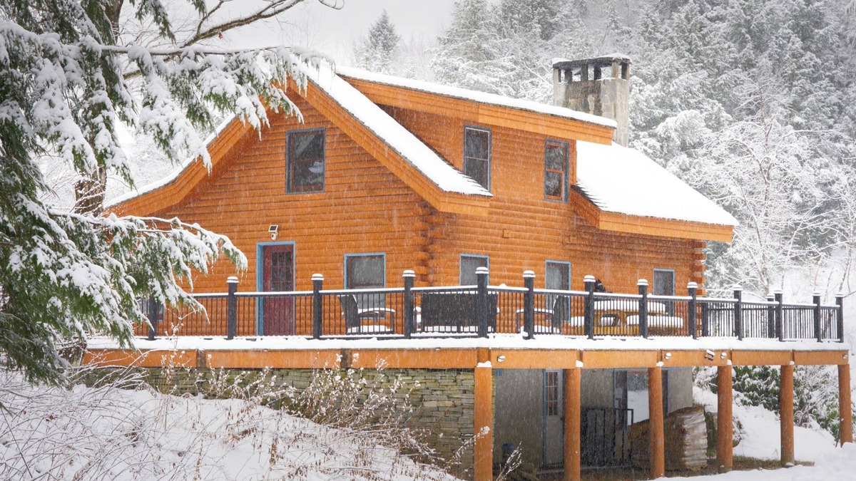 Cavendish Cabin | Cozy Log Cabin Short Drive to Okemo & Killington