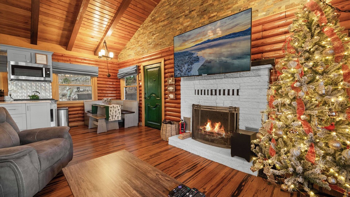 Running Springs Cabin | Cozy Log Cabin w/Hot Tub, Mountain Views+King Beds