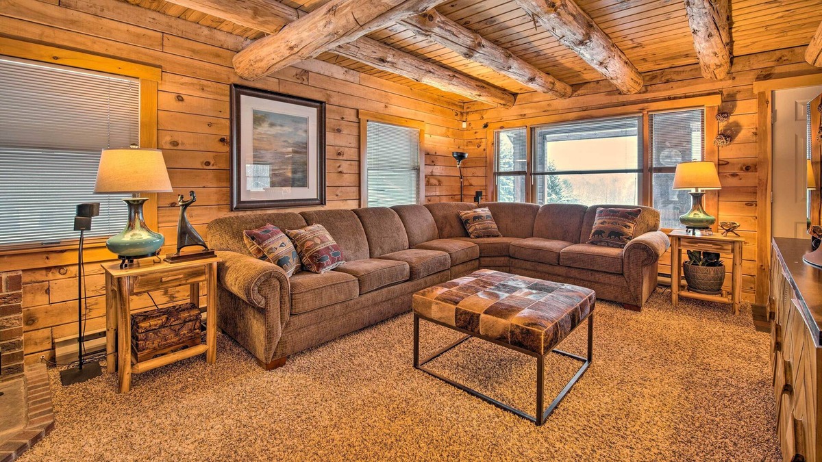 South New Berlin Cabin | Cozy Log Cabin on 19 Acres, 20 Mi to Oneonta!