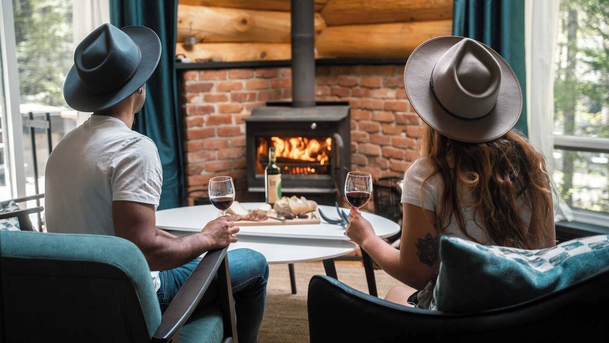 Lac Superieur Village Ski Chalet | Cozy Log Cabin with Spa - 3 min of Tremblant