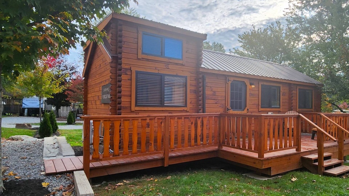 White Cabin | Cozy Log Cabin w/Loft #12. Minutes from Seven Springs and Hidden Valley!