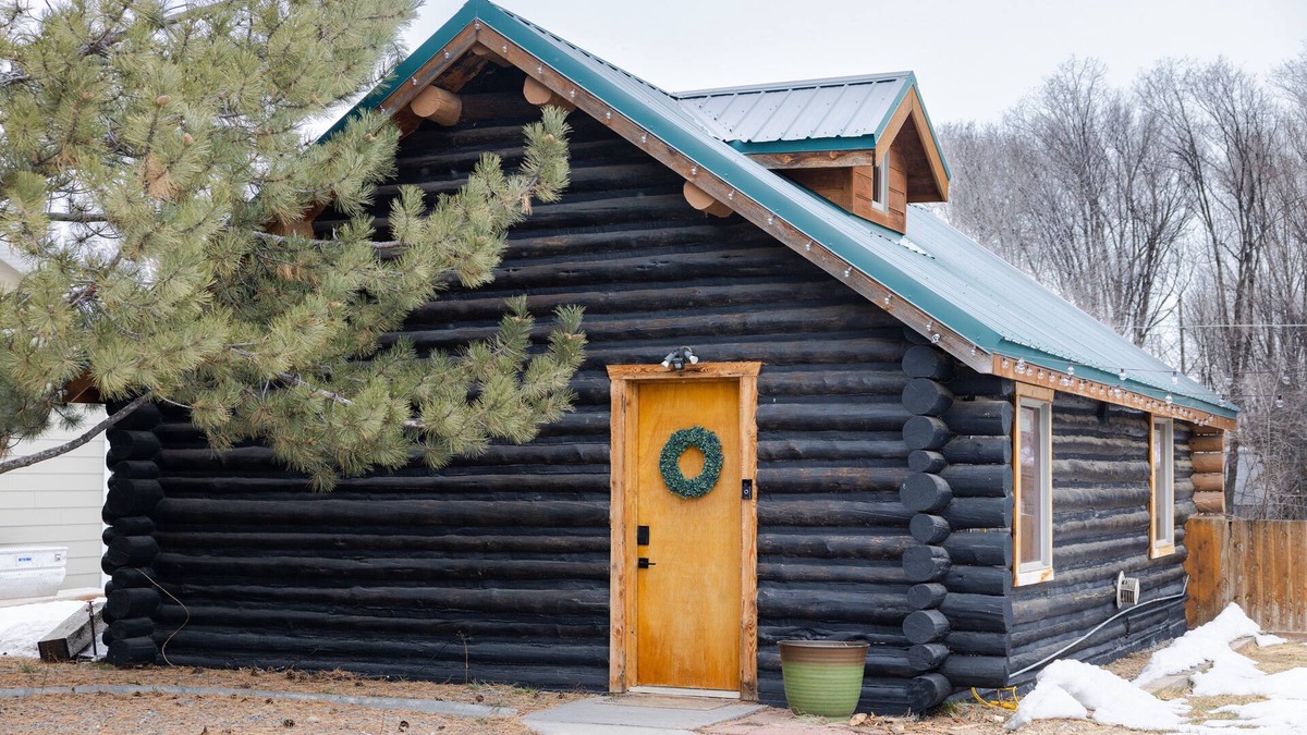 St. Anthony Cabin | Cozy Log Cabin w/Hot Tub