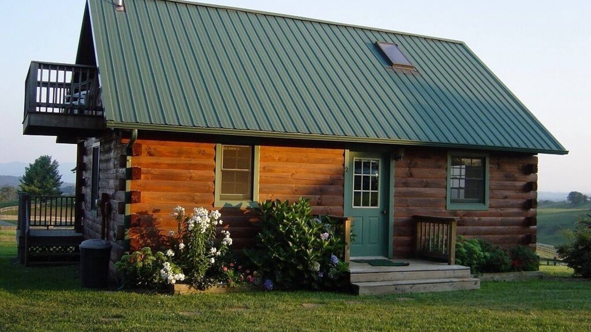 Lexington Cabin | Cozy Log Cabins close to VMI, W&L,VHC & downtown historic Lexington.Dog friendly