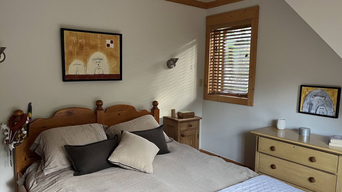 Whistler Cay Estates Ski Chalet | Cozy log chalet -15 minute walk to the village.