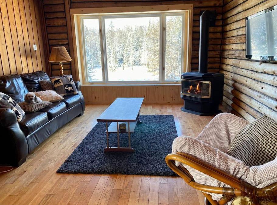 La Minerve House | Cozy log cottage