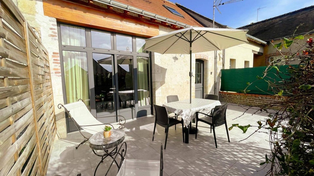 Autreche Cottage | Cozy Loire Valley Retreat: Modern Comfort, Historic Charm, Near Amboise, WiFi, Secure Courtyard