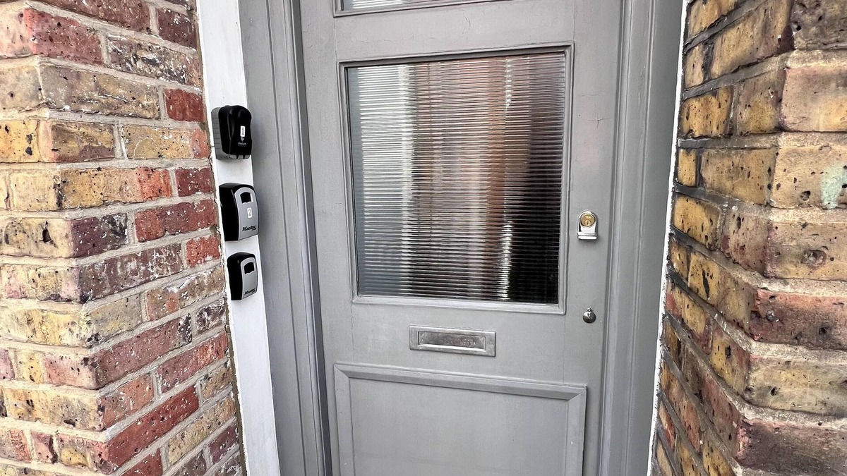 Coppetts Apartment | Cozy London Apartment with Great Location